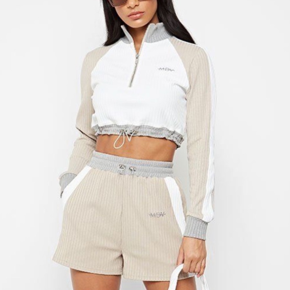Manière de Voir Beige and White Cropped Half-zip Sweater